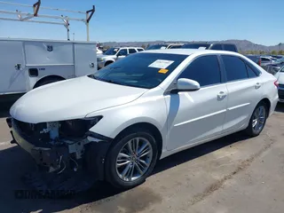 2015 Toyota Camry XLE z VIN 4T1BF1FK7FU478581, wystawiony jako IAAI lot #41827385 z przebiegiem 131 375 mil mil oraz . Historia ofert i sprzedaży dostępna na DreamBid. Obrazek 2.