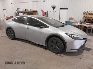 2023 Toyota Prius LE z VIN JTDADABU3P3001358, wystawiony jako IAAI lot #41021035 z przebiegiem 25 095 mil mil oraz . Historia ofert i sprzedaży dostępna na DreamBid. Obrazek 1.