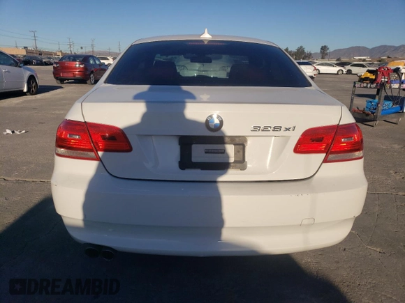 2008 BMW 3 Series 328xi z VIN WBAWC335X8PD09083, wystawiony jako Copart lot #85683234 z przebiegiem 152 670 mil mil oraz Szkoda całkowita • Salvage title. Historia ofert i sprzedaży dostępna na DreamBid. Obrazek 6.