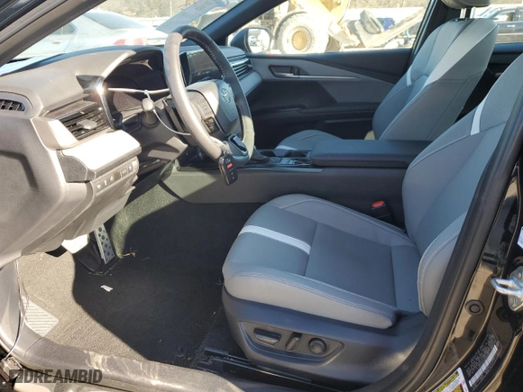 2025 Toyota Camry LE with VIN 4T1DAACK7SU524495, listed as a Copart auction lot 47325965 with 8,818 mi miles and Salvage Title. Bid and sale history available at carsss.com. Image 7.