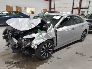 2018 Nissan Altima SR with VIN 1N4AL3AP0JC266584, listed as a IAAI auction lot 41900484 with 136,223 mi miles and . Bid and sale history available at carsss.com. Image 2.