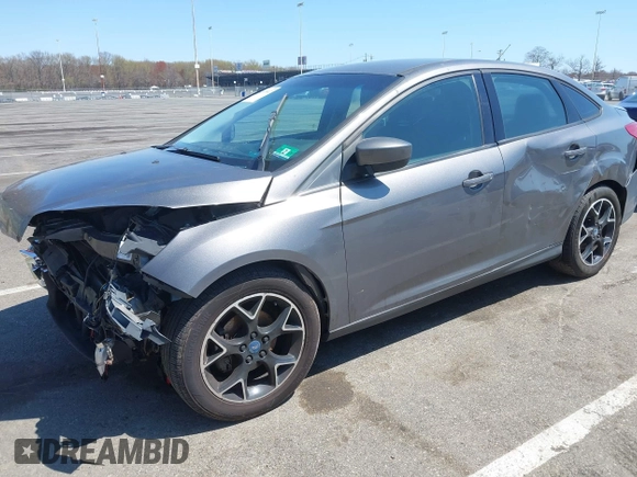 2012 Ford Focus SE with VIN 1FAHP3F25CL335319, listed as a IAAI auction lot 42079047 with 173,443 mi miles. Bid and sale history available at carsss.com. Image 2.