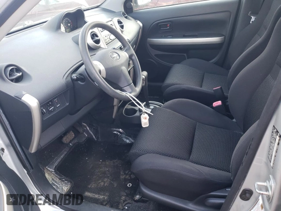 2005 Scion xA z VIN JTKKT604150084657, wystawiony jako Copart lot #67865574 z przebiegiem 46 542 mil mil oraz Szkoda całkowita • Salvage title. Historia ofert i sprzedaży dostępna na DreamBid. Obrazek 7.