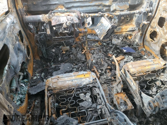 2021 Mitsubishi Outlander ES z VIN JA4ARUAUXMU022826, wystawiony jako Copart lot #48484085 z przebiegiem Nie podano mil oraz Nie do naprawy • Non repairable. Historia ofert i sprzedaży dostępna na DreamBid. Obrazek 8.