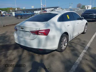 2019 Chevrolet Malibu LT with VIN 1G1ZD5ST8KF113767, listed as a IAAI auction lot 42166577 with 82,553 mi miles and . Bid and sale history available at carsss.com. Image 4.