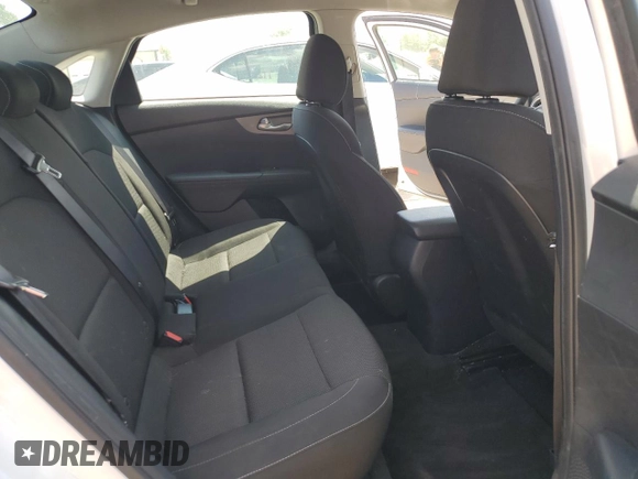 2021 Kia Forte LXS z VIN 3KPF24AD0ME360671, wystawiony jako Copart lot #56212885 z przebiegiem 84 205 mil mil oraz Szkoda całkowita • Salvage title. Historia ofert i sprzedaży dostępna na DreamBid. Obrazek 10.