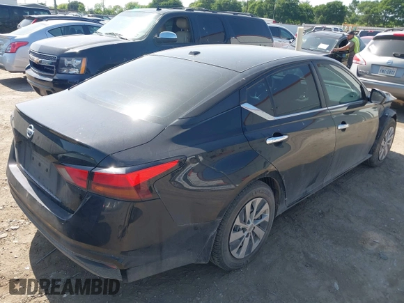 2019 Nissan Altima S z VIN 1N4BL4BV4KC244046, wystawiony jako IAAI lot #42018658 z przebiegiem 107 491 mil mil oraz . Historia ofert i sprzedaży dostępna na DreamBid. Obrazek 4.