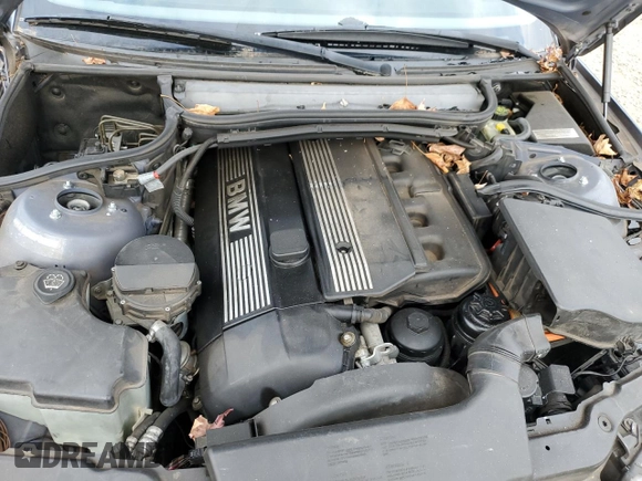 2005 BMW 3 Series 330xi with VIN WBAEW53455PN40181, listed as a Copart auction lot 77047263 with 111,000 mi miles and Salvage Title. Bid and sale history available at DreamBid. Image 11.