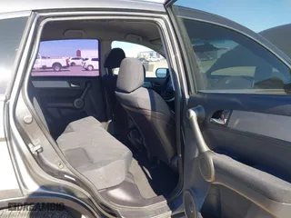 2011 Honda CR-V LX with VIN 3CZRE3H32BG704945, listed as a IAAI auction lot 41414275 with 218,831 mi miles. Bid and sale history available at carsss.com. Image 8.