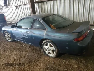 1995 Nissan 240SX z VIN JN1AS44D6SW020744, wystawiony jako Copart lot #64406924 z przebiegiem 87 165 mil mil oraz Szkody całkowita. Historia ofert i sprzedaży dostępna na DreamBid. Obrazek 2.