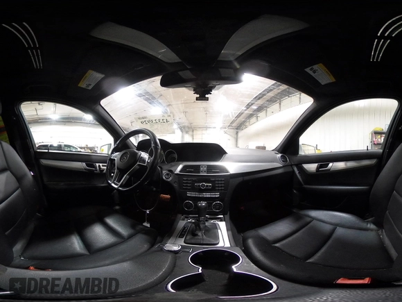 2013 Mercedes-Benz C 300 Sport с VIN WDDGF8AB3DR297543, выставлен на аукционе IAAI как лот 42323929 с пробегом 132 059 миль миль и . История ставок и продаж доступна на DreamBid. Изображение 19.