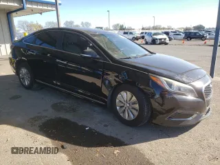 2017 Hyundai Sonata SE with VIN KMHE24L18HA051520, listed as a Copart auction lot 48121315 with 141,768 mi miles and Salvage Title. Bid and sale history available at DreamBid. Image 4.