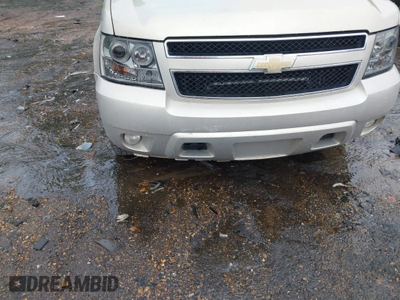 2010 Chevrolet Tahoe LT z VIN 1GNMCBE32AR228142, wystawiony jako IAAI lot #42119831 z przebiegiem 220 026 mil mil oraz . Historia ofert i sprzedaży dostępna na DreamBid. Obrazek 6.