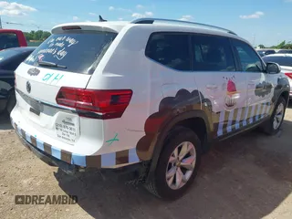 2018 Volkswagen Atlas SE with VIN 1V2CR2CA5JC520616, listed as a IAAI auction lot 42198409 with 98,133 mi miles and . Bid and sale history available at DreamBid. Image 4.