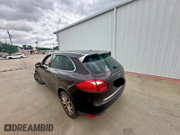 2014 Porsche Cayenne with VIN WP1AA2A25ELA97360, listed as a Copart auction lot 59060675 with 181,114 mi miles and Clean title. Bid and sale history available at DreamBid. Image 3.