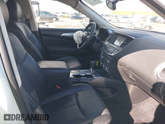 2019 Nissan Pathfinder SV z VIN 5N1DR2MN8KC580359, wystawiony jako IAAI lot #41767664 z przebiegiem 66 248 mil mil oraz . Historia ofert i sprzedaży dostępna na DreamBid. Obrazek 5.
