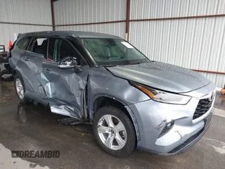 2022 Toyota Highlander LE z VIN 5TDZZRAH2NS135247, wystawiony jako IAAI lot #41893664 z przebiegiem 37 875 mil mil oraz . Historia ofert i sprzedaży dostępna na DreamBid. Obrazek 1.