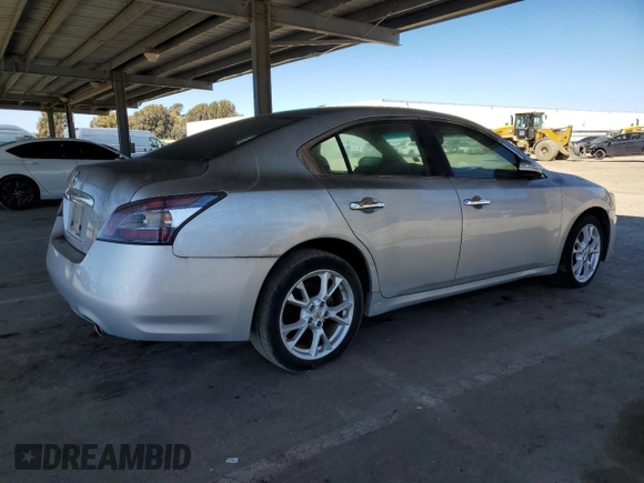 2013 Nissan Maxima SV z VIN 1N4AA5AP0DC828165, wystawiony jako Copart lot #50273595 z przebiegiem 75 755 mil mil oraz Tytuł czysty. Historia ofert i sprzedaży dostępna na DreamBid. Obrazek 3.