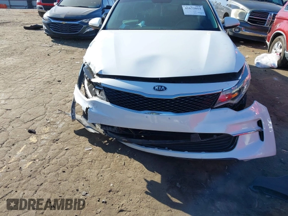 2017 Kia Optima LX with VIN 5XXGT4L38HG161323, listed as a IAAI auction lot 41672014 with 181,730 mi miles. Bid and sale history available at carsss.com. Image 6.