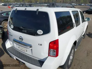 2011 Nissan Pathfinder Silver with VIN 5N1AR1NB2BC621053, listed as a IAAI auction lot 41911372 with 156,326 mi miles. Bid and sale history available at carsss.com. Image 4.