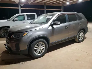 2015 Kia Sorento LX with VIN 5XYKT3A68FG593730, listed as a Copart auction lot 83308664 with 145,209 mi miles and Salvage Title. Bid and sale history available at carsss.com. Image 1.