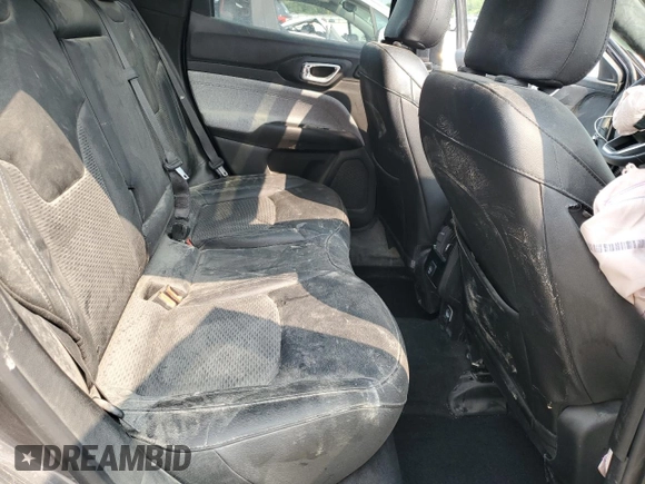2024 Jeep Compass Latitude z VIN 3C4NJDBN0RT591675, wystawiony jako Copart lot #58857025 z przebiegiem 15 146 mil mil oraz Nie do naprawy • Non repairable. Historia ofert i sprzedaży dostępna na DreamBid. Obrazek 10.