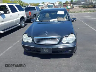 2004 Mercedes-Benz C 240 z VIN WDBRF61J94A558752, wystawiony jako IAAI lot #42101152 z przebiegiem 122 836 mil mil oraz . Historia ofert i sprzedaży dostępna na DreamBid. Obrazek 6.