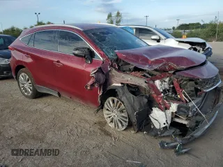 2024 Toyota Venza LE with VIN JTEAAAAH2RJ167572, listed as a Copart auction lot 68595804 with 12,195 mi miles and Salvage Title. Bid and sale history available at carsss.com. Image 4.