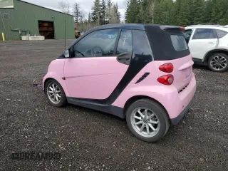 2009 Smart fortwo Passion z VIN WMEEK31X99K260414, wystawiony jako Copart lot #48318765 z przebiegiem 102 467 mil mil oraz Szkoda całkowita • Salvage title. Historia ofert i sprzedaży dostępna na DreamBid. Obrazek 2.