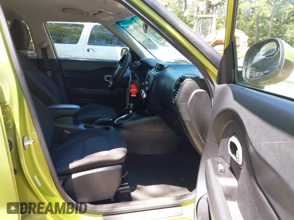 2015 Kia Soul z VIN KNDJN2A24F7766671, wystawiony jako IAAI lot #42535823 z przebiegiem 149 591 mil mil oraz . Historia ofert i sprzedaży dostępna na DreamBid. Obrazek 5.