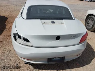 2011 BMW Z4 sDrive30i with VIN WBALM5C55BE380154, listed as a IAAI auction lot 41815724 with 118,062 mi miles. Bid and sale history available at carsss.com. Image 19.