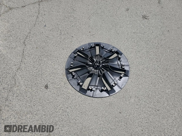 2024 Tesla Model Y Long Range с VIN 7SAYGDEE1RF060140, выставлен на аукционе Copart как лот 60923445 с пробегом 12 765 миль миль и Списание • Salvage title. История ставок и продаж доступна на DreamBid. Изображение 12.