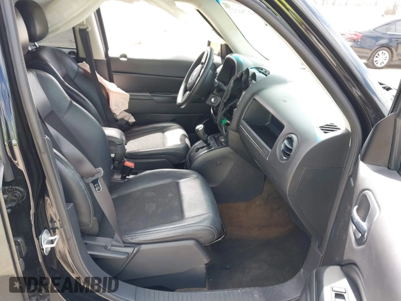 2016 Jeep Patriot Sport with VIN 1C4NJPBA4GD642158, listed as a IAAI auction lot 41784322 with 123,538 mi miles and . Bid and sale history available at DreamBid. Image 5.