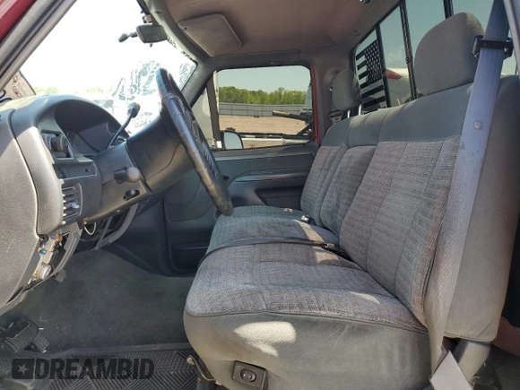 1993 Ford F-150 z VIN 1FTEF15N1PLA66922, wystawiony jako Copart lot #54968265 z przebiegiem 203 503 mil mil oraz Czysty tytuł • Clean title. Historia ofert i sprzedaży dostępna na DreamBid. Obrazek 7.