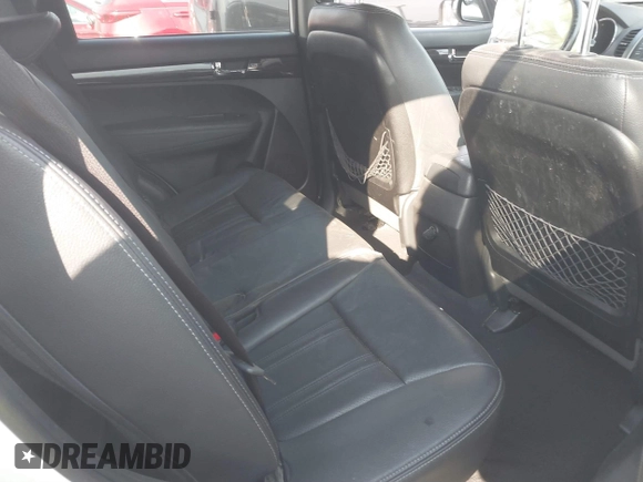 2013 Kia Sorento EX with VIN 5XYKU3A68DG333340, listed as a IAAI auction lot 41680880 with 207,570 mi miles. Bid and sale history available at carsss.com. Image 8.