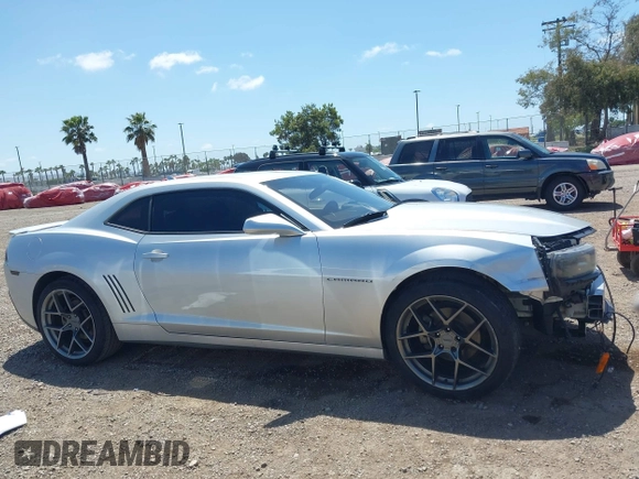 2014 Chevrolet Camaro LT z VIN 2G1FG1E30E9207699, wystawiony jako IAAI lot #42256519 z przebiegiem 107 219 mil mil oraz . Historia ofert i sprzedaży dostępna na DreamBid. Obrazek 13.