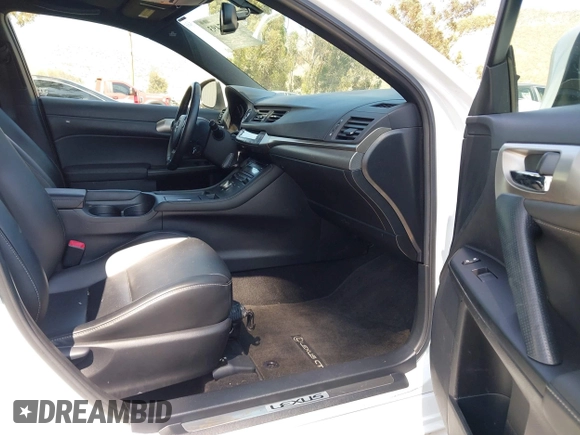 2015 Lexus CT 200h Hybrid with VIN JTHKD5BH1F2223320, listed as a IAAI auction lot 42087493 with 132,577 mi miles. Bid and sale history available at carsss.com. Image 5.