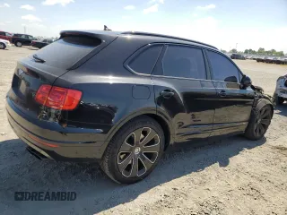 2020 Bentley Bentayga V8 z VIN SJAAM2ZV4LC029508, wystawiony jako Copart lot #53716675 z przebiegiem 19 869 mil mil oraz Szkody całkowita. Historia ofert i sprzedaży dostępna na DreamBid. Obrazek 3.