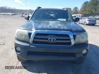 2009 Toyota Tacoma z VIN 3TMLU42N79M027935, wystawiony jako IAAI lot #41645051 z przebiegiem 341 601 mil mil oraz . Historia ofert i sprzedaży dostępna na DreamBid. Obrazek 12.
