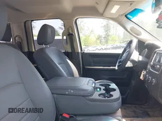 2020 Ram 1500 Tradesman z VIN 1C6RR6FT4LS148072, wystawiony jako IAAI lot #42041064 z przebiegiem 104 886 mil mil oraz . Historia ofert i sprzedaży dostępna na DreamBid. Obrazek 5.