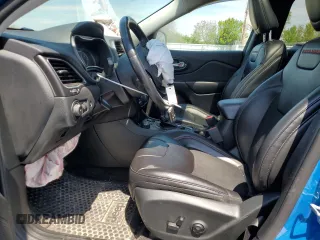 2019 Jeep Cherokee Trailhawk z VIN 1C4PJMBX2KD341540, wystawiony jako Copart lot #55656625 z przebiegiem 88 128 mil mil oraz Szkoda całkowita • Salvage title. Historia ofert i sprzedaży dostępna na DreamBid. Obrazek 7.