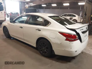 2013 Nissan Altima 2.5 S with VIN 1N4AL3AP1DC178101, listed as a IAAI auction lot 42109167 with 165,892 mi miles and . Bid and sale history available at carsss.com. Image 3.