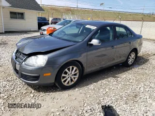 2010 Volkswagen Jetta Sedan Limited with VIN 3VWRZ7AJ2AM124814, listed as a Copart auction lot 52386385 with 214,119 mi miles and Salvage Title. Bid and sale history available at carsss.com. Image 1.