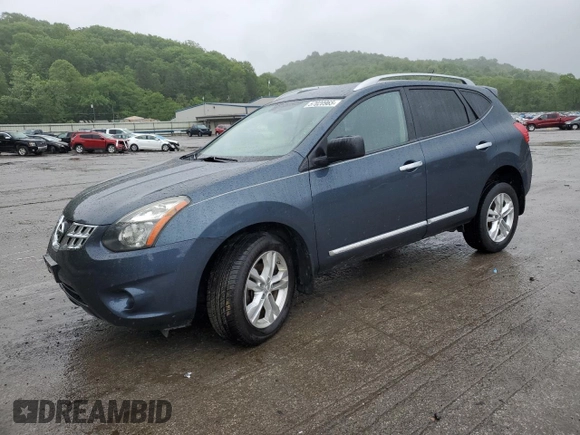 2015 Nissan Rogue S z VIN JN8AS5MV8FW254924, wystawiony jako Copart lot #57020965 z przebiegiem 121 935 mil mil oraz Szkody całkowita. Historia ofert i sprzedaży dostępna na DreamBid. Obrazek 1.