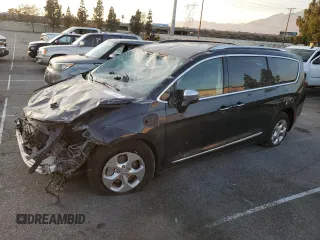 2018 Chrysler Pacifica Hybrid Limited с VIN 2C4RC1N77JR358715, выставлен на аукционе Copart как лот 83775644 с пробегом 92 845 миль миль и Списание • Salvage title. История ставок и продаж доступна на DreamBid. Изображение 1.