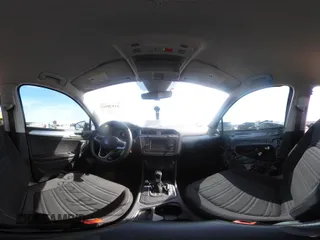2023 Volkswagen Tiguan S z VIN 3VVRB7AX9PM132401, wystawiony jako IAAI lot #41870969 z przebiegiem 40 533 mil mil oraz . Historia ofert i sprzedaży dostępna na DreamBid. Obrazek 19.