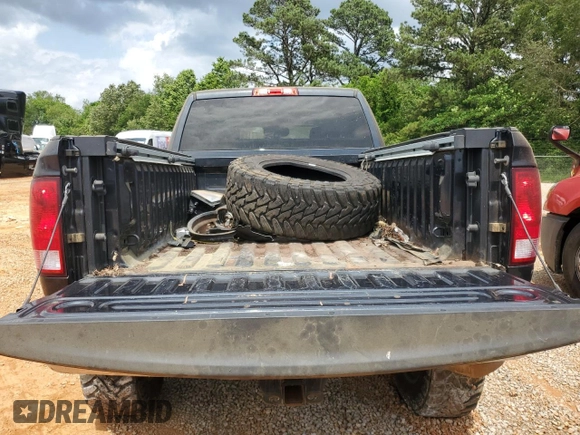 2015 Ram 2500 Tradesman z VIN 3C6UR5CL1FG667486, wystawiony jako Copart lot #57607355 z przebiegiem 43 716 mil mil oraz Szkoda całkowita • Salvage title. Historia ofert i sprzedaży dostępna na DreamBid. Obrazek 10.