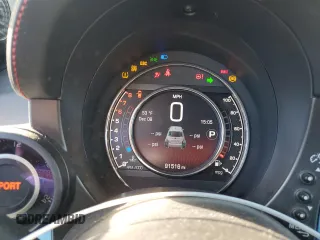 2017 FIAT 500 Abarth z VIN 3C3CFFFH9HT506053, wystawiony jako Copart lot #81367564 z przebiegiem 91 516 mil mil oraz Szkody całkowita. Historia ofert i sprzedaży dostępna na DreamBid. Obrazek 9.