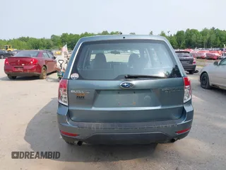 2009 Subaru Forester X с VIN JF2SH61659H738609, выставлен на аукционе IAAI как лот 42434424 с пробегом 218 580 миль миль и . История ставок и продаж доступна на DreamBid. Изображение 15.