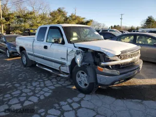 2002 Chevrolet Silverado 1500 LT with VIN 2GCEK19T221300990, listed as a Copart auction lot 42917505 with 254,897 mi miles and Non Repairable. Bid and sale history available at carsss.com. Image 4.